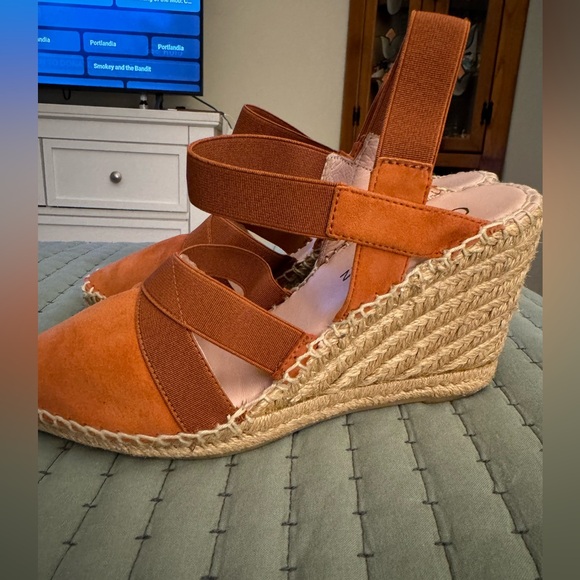 Carmen Saiz women’s brown espadrilles. - Picture 2 of 5